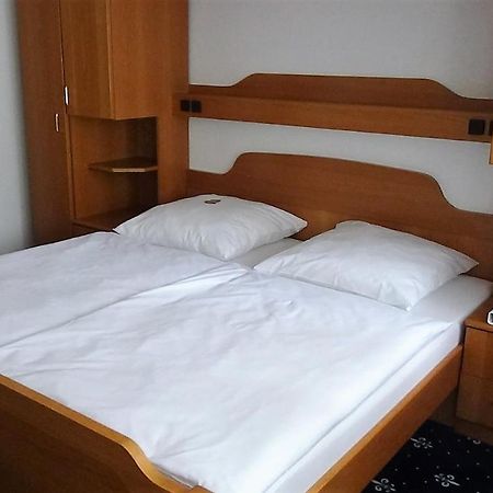 Hotel Zur Traube Бад Хомбург фор дер Хьое Екстериор снимка
