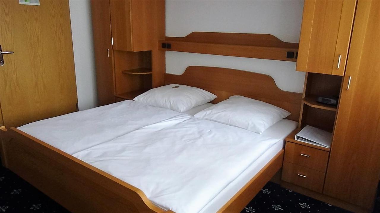 Hotel Zur Traube Бад Хомбург фор дер Хьое Екстериор снимка