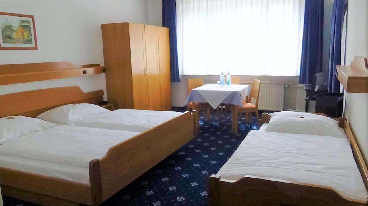 Hotel Zur Traube Бад Хомбург фор дер Хьое Екстериор снимка