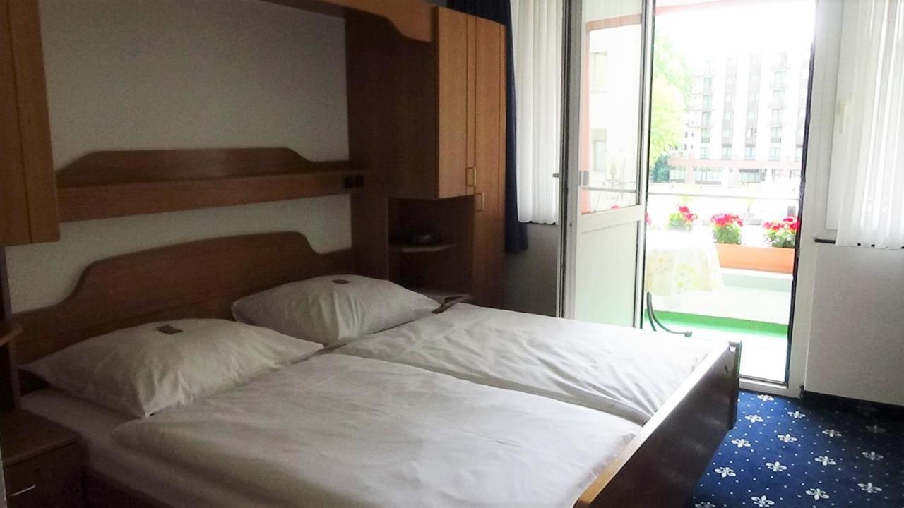 Hotel Zur Traube Бад Хомбург фор дер Хьое Екстериор снимка
