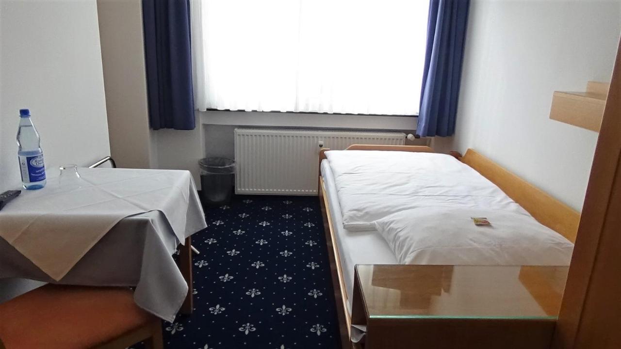 Hotel Zur Traube Бад Хомбург фор дер Хьое Екстериор снимка